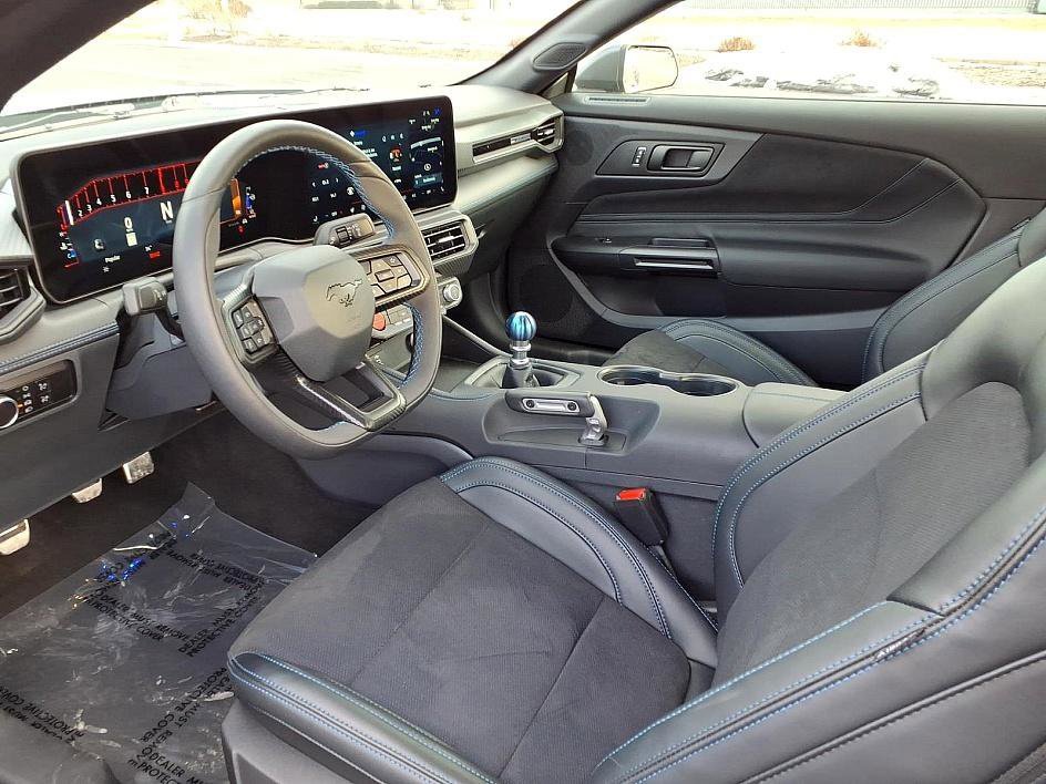 Used 2025 Ford Mustang Dark Horse image 20