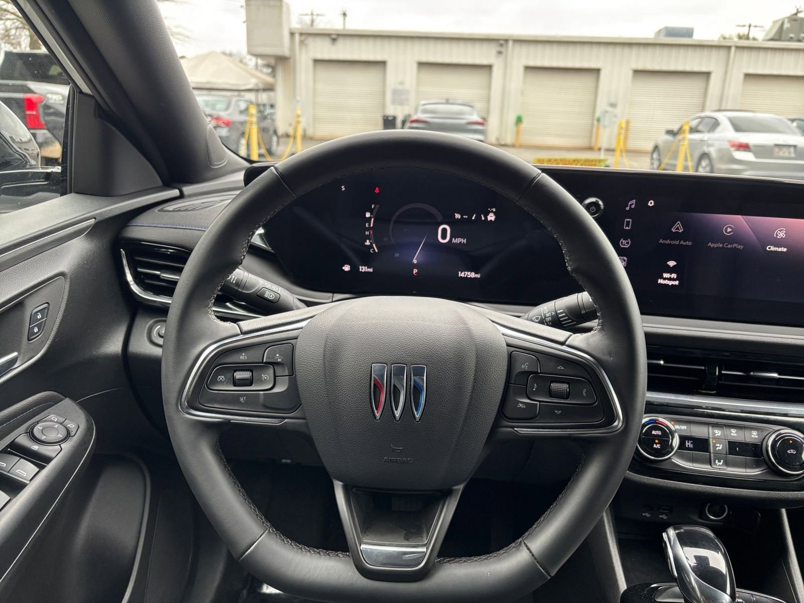 Used 2025 Buick Envista Sport Touring image 28