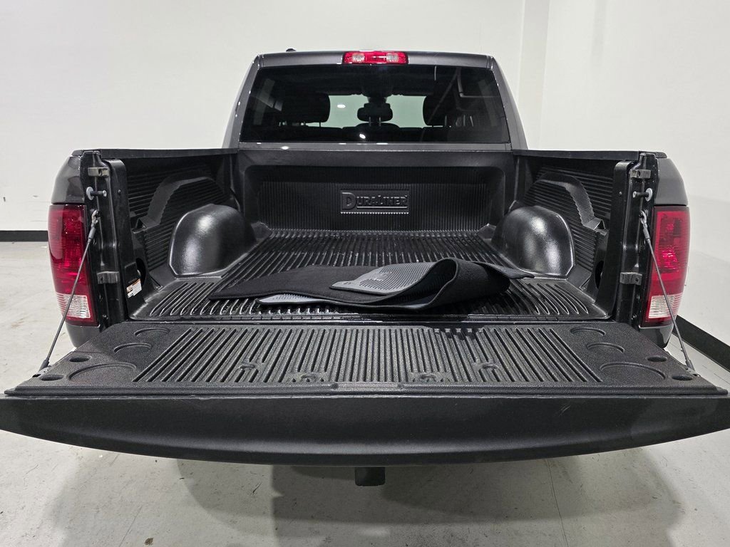 Used 2022 RAM 1500 Classic SLT image 28