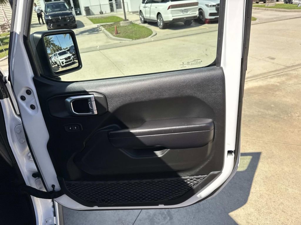 Used 2021 Jeep Gladiator Sport AWD/4WD image 16