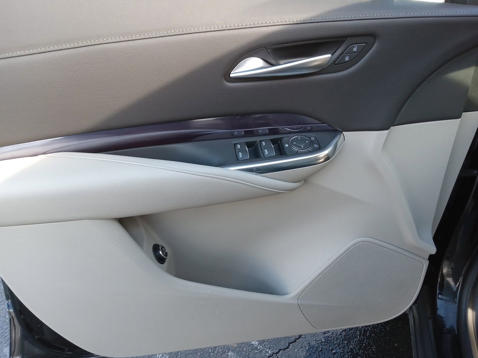 Used 2023 Cadillac XT4 Luxury image 7