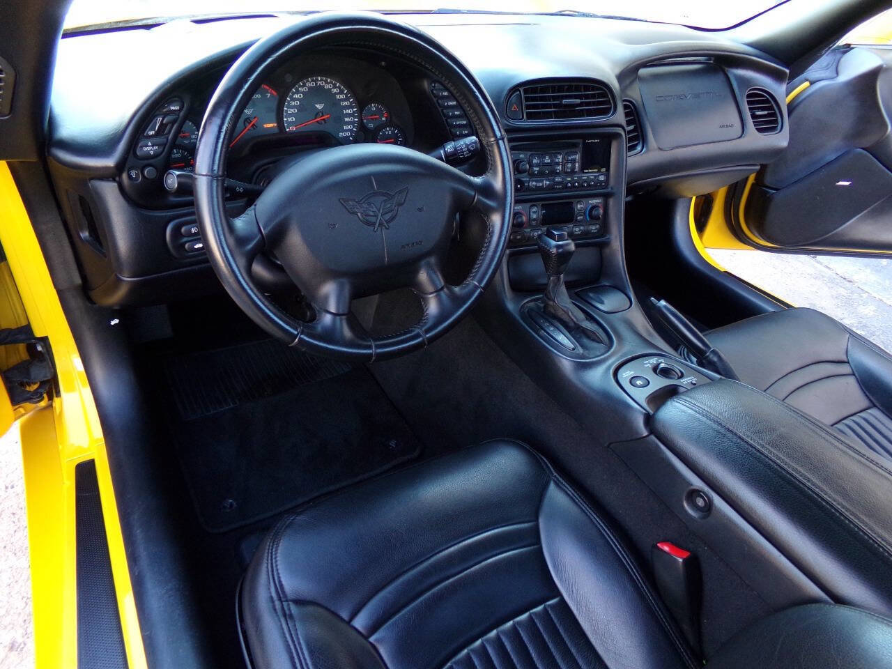 Used 2001 Chevrolet Corvette Convertible w/ Preferred Equipment Group2 image 16