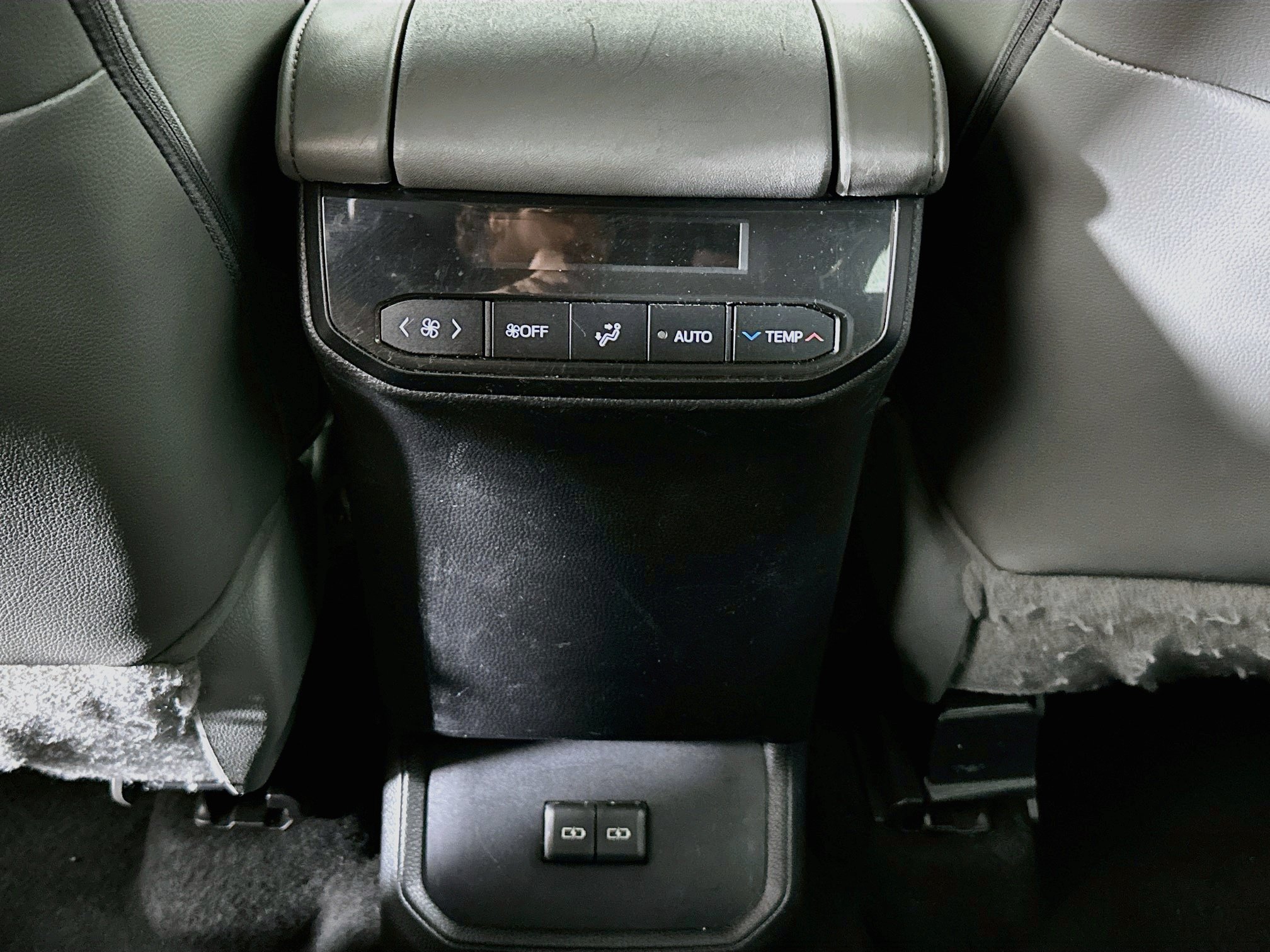 Used 2023 Toyota Highlander XLE FWD image 29