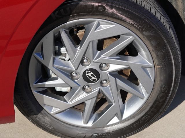 Used 2025 Hyundai Elantra Hybrid FWD image 11