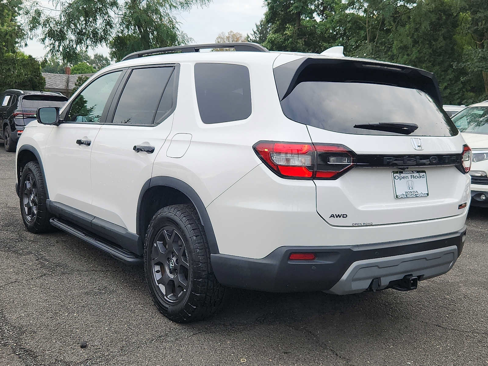 Certified 2023 Honda Pilot TrailSport image 4