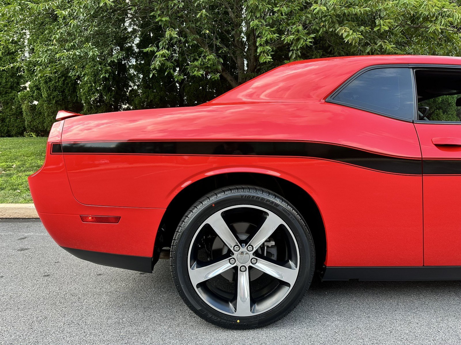 Used 2014 Dodge Challenger R/T w/ Electronics Convenience Group RWD image 37