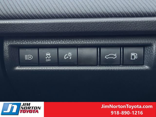 Used 2025 Toyota Camry SE w/ Convenience Package image 24