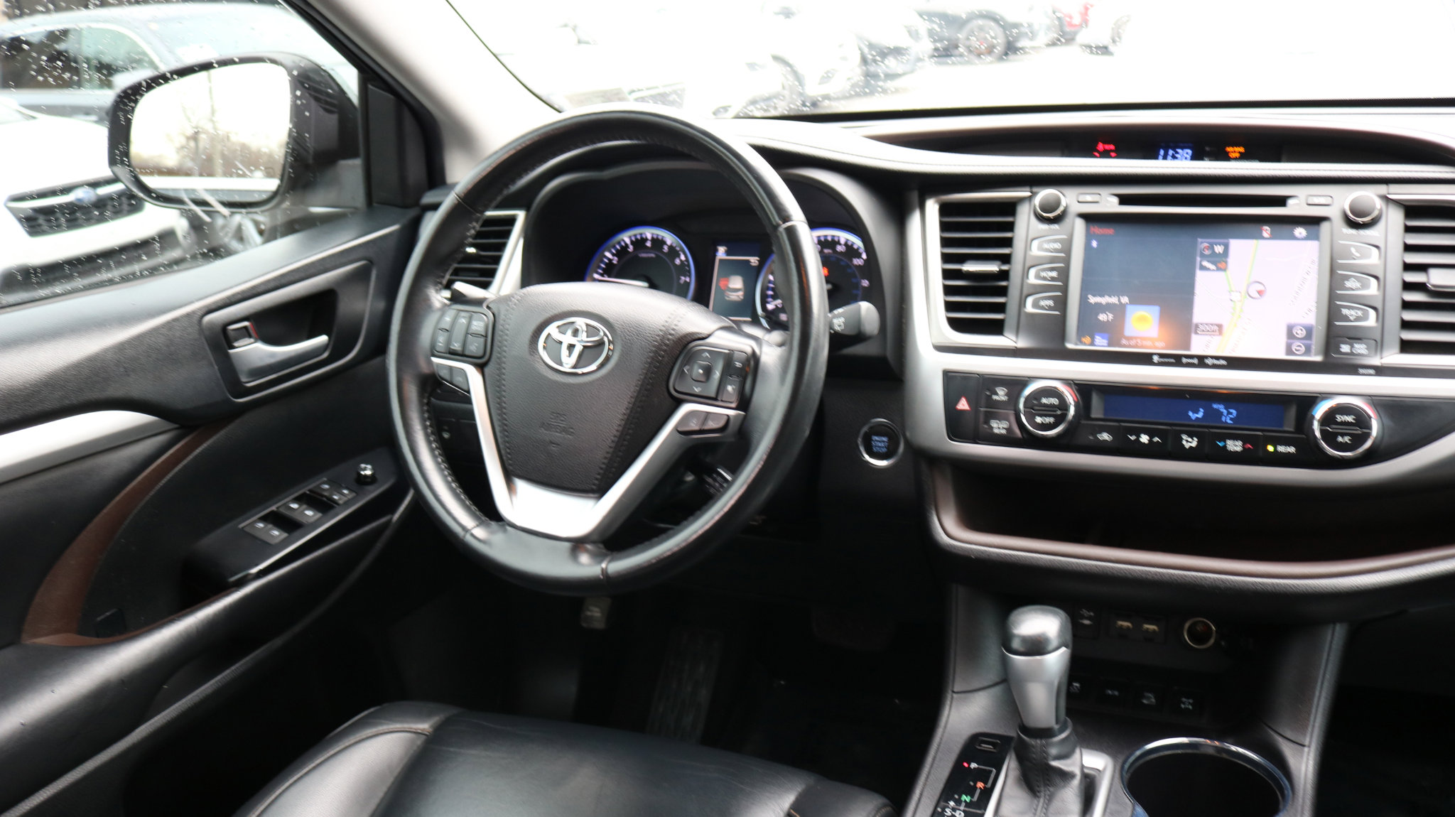Used 2019 Toyota Highlander XLE image 23