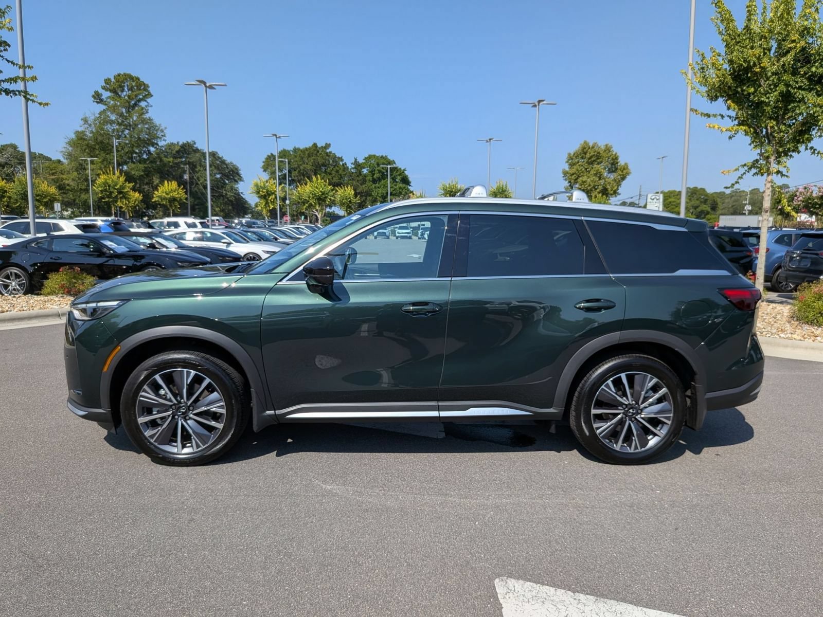 Used 2026 INFINITI QX60 Luxe w/ Cargo Package FWD image 6