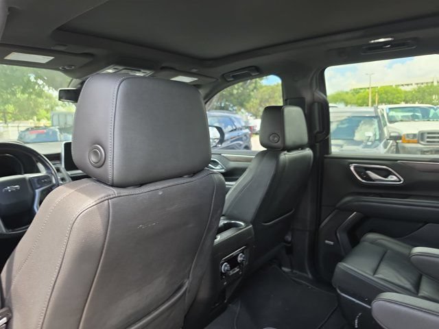 Used 2022 Chevrolet Tahoe Z71 w/ Luxury Package AWD/4WD image 15