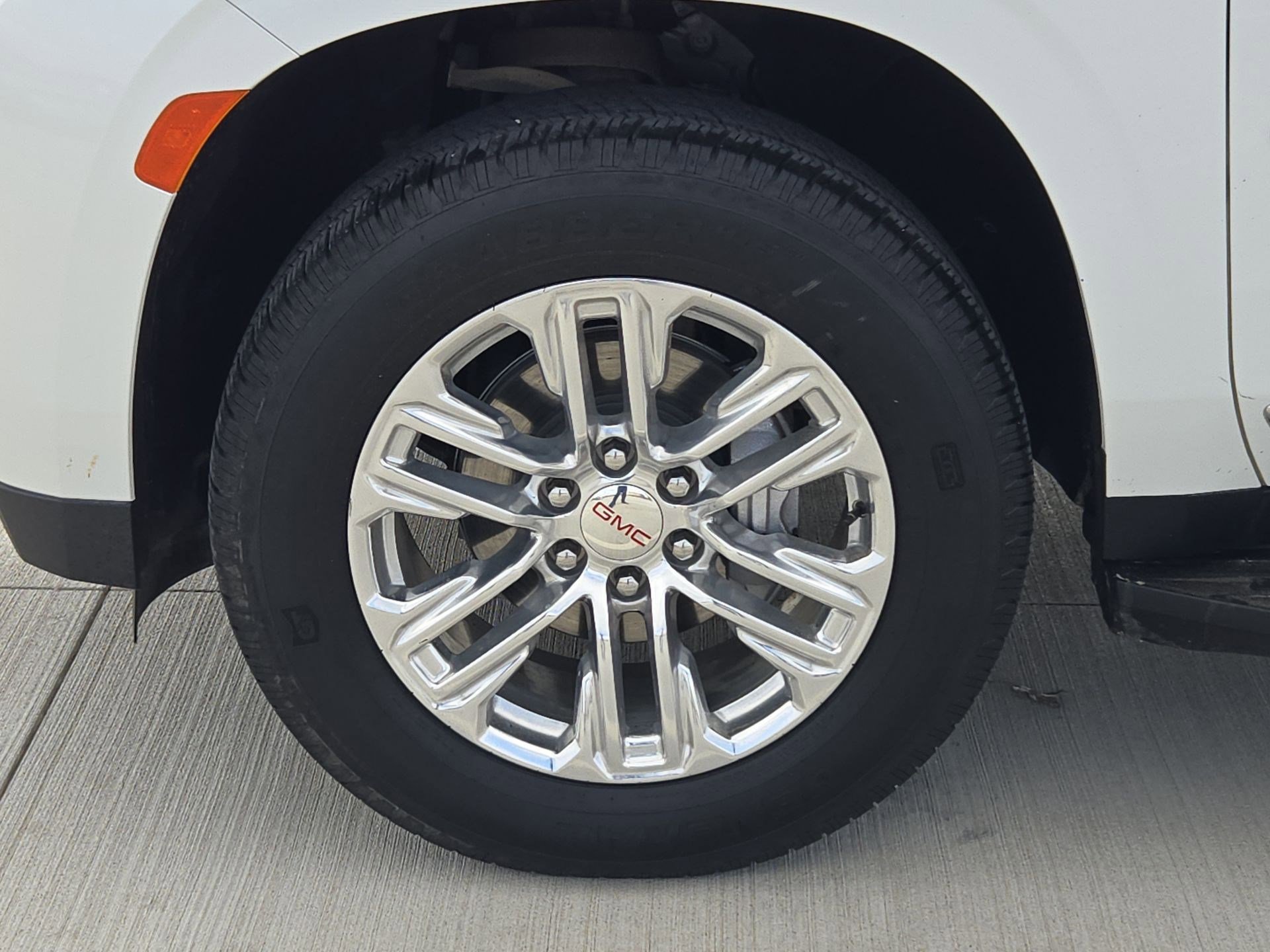 Used 2024 GMC Yukon XL SLT image 12