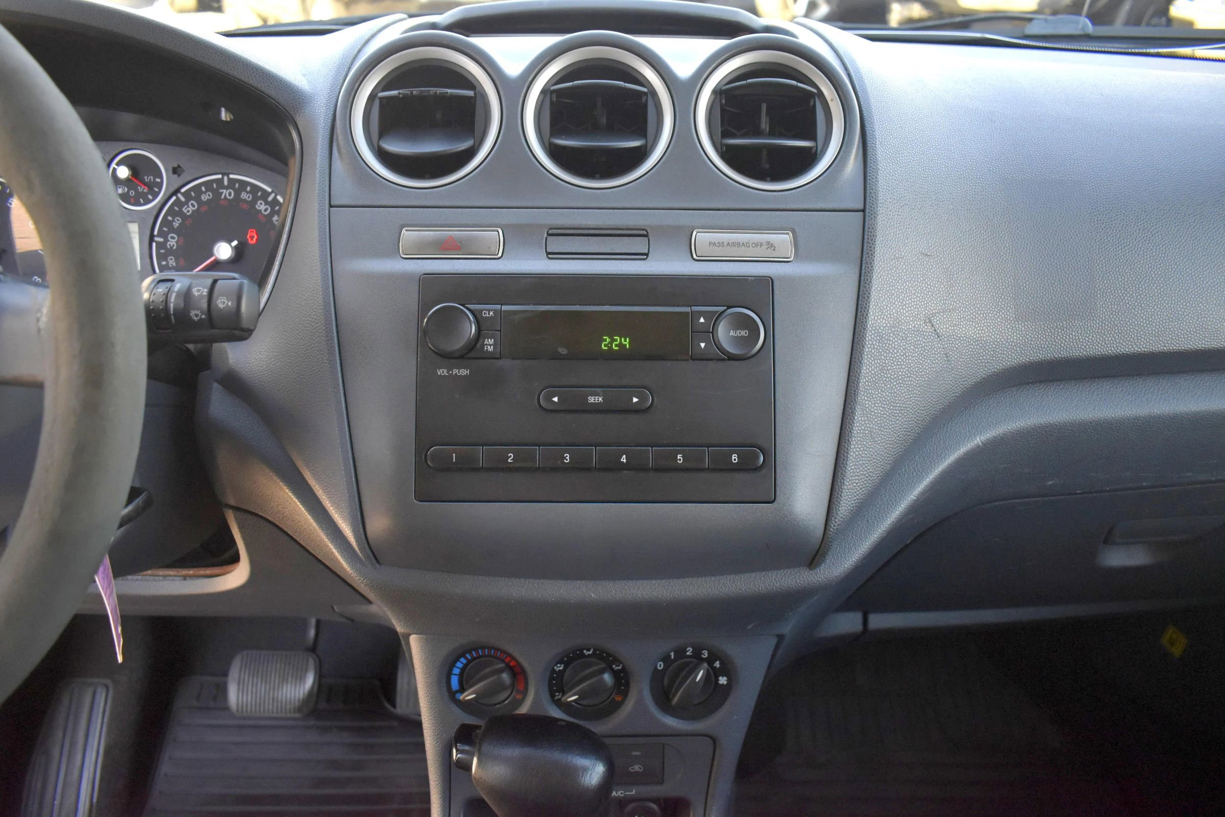 Used 2013 Ford Transit Connect XL image 18