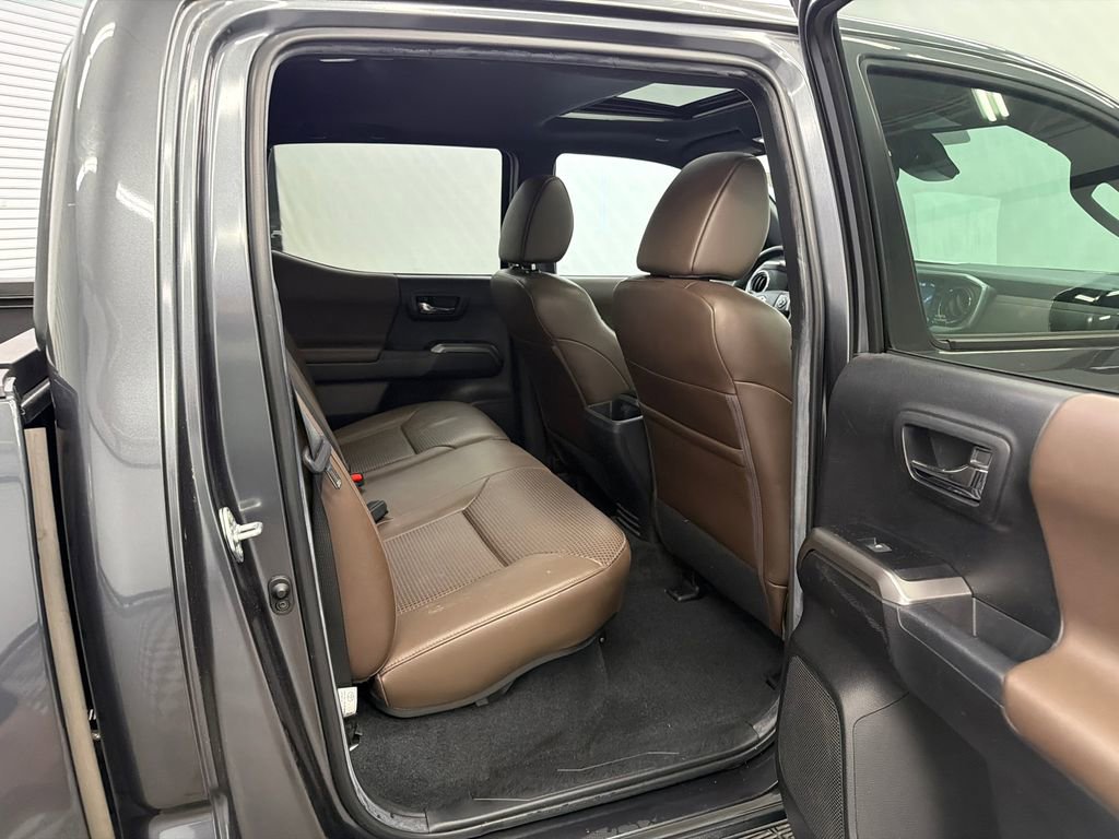 Used 2022 Toyota Tacoma Limited AWD/4WD image 16