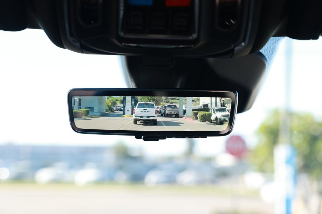 New 2025 Jeep Grand Cherokee Overland w/ Luxury Tech Group IV image 28