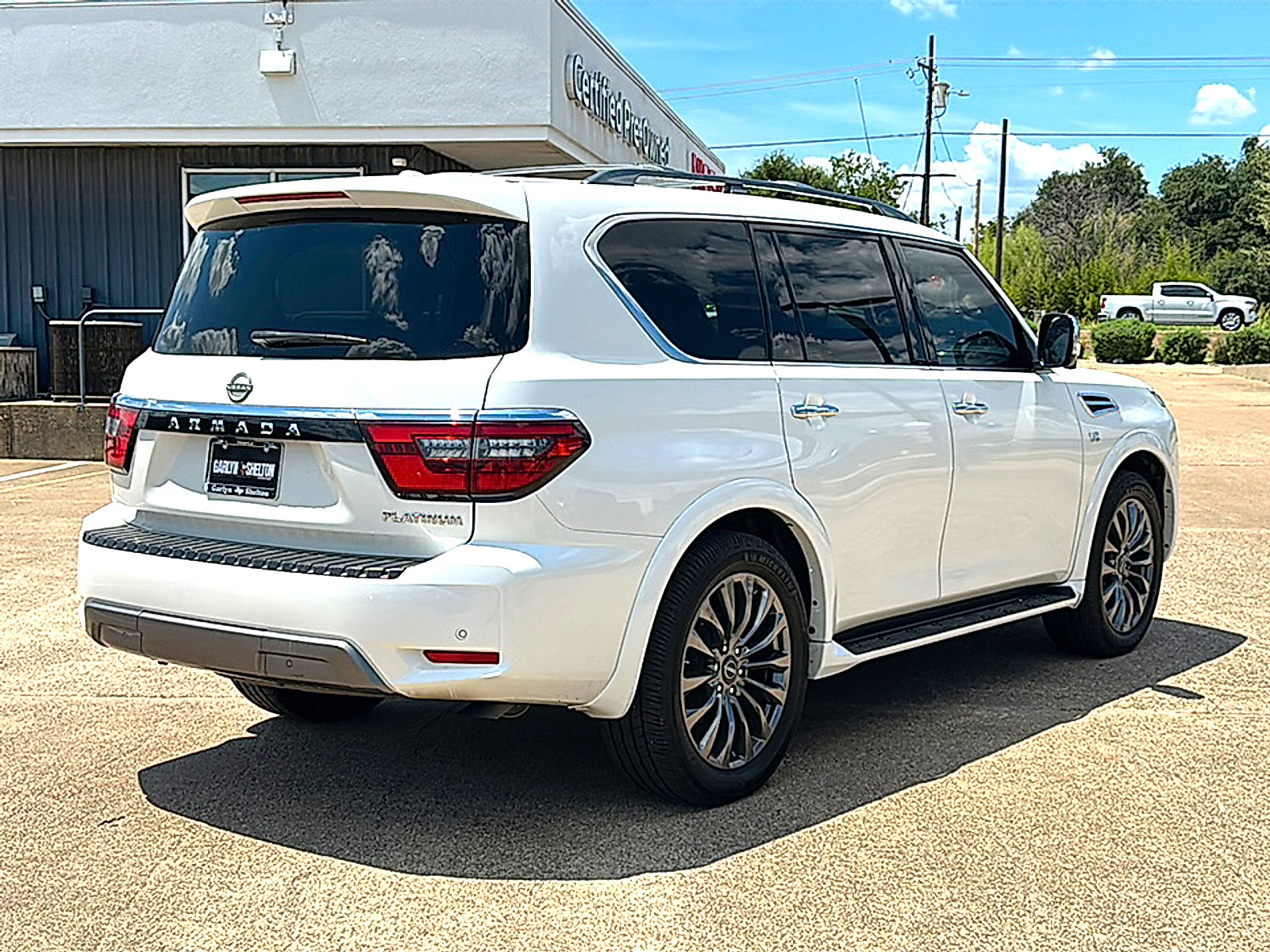 Used 2021 Nissan Armada Platinum w/ Captain's Chairs Package RWD image 8