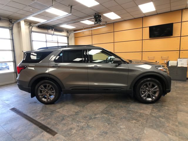 New 2026 Ford Explorer Active w/ Active Comfort Package AWD/4WD image 8