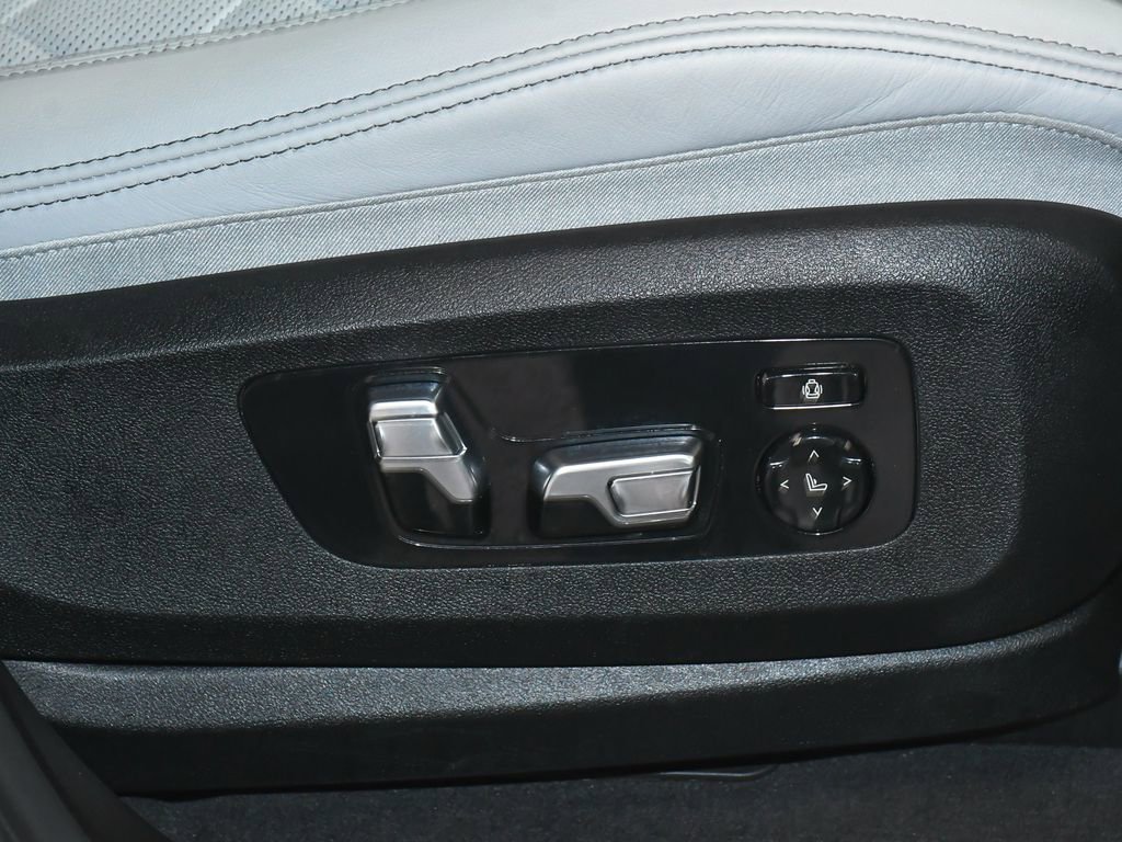 Used 2023 BMW X7 xDrive40i w/ Executive Package image 68