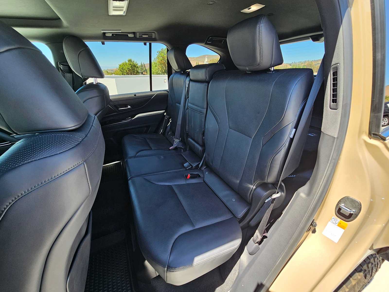 Certified 2025 Lexus LX 700h Overtrail AWD/4WD image 18