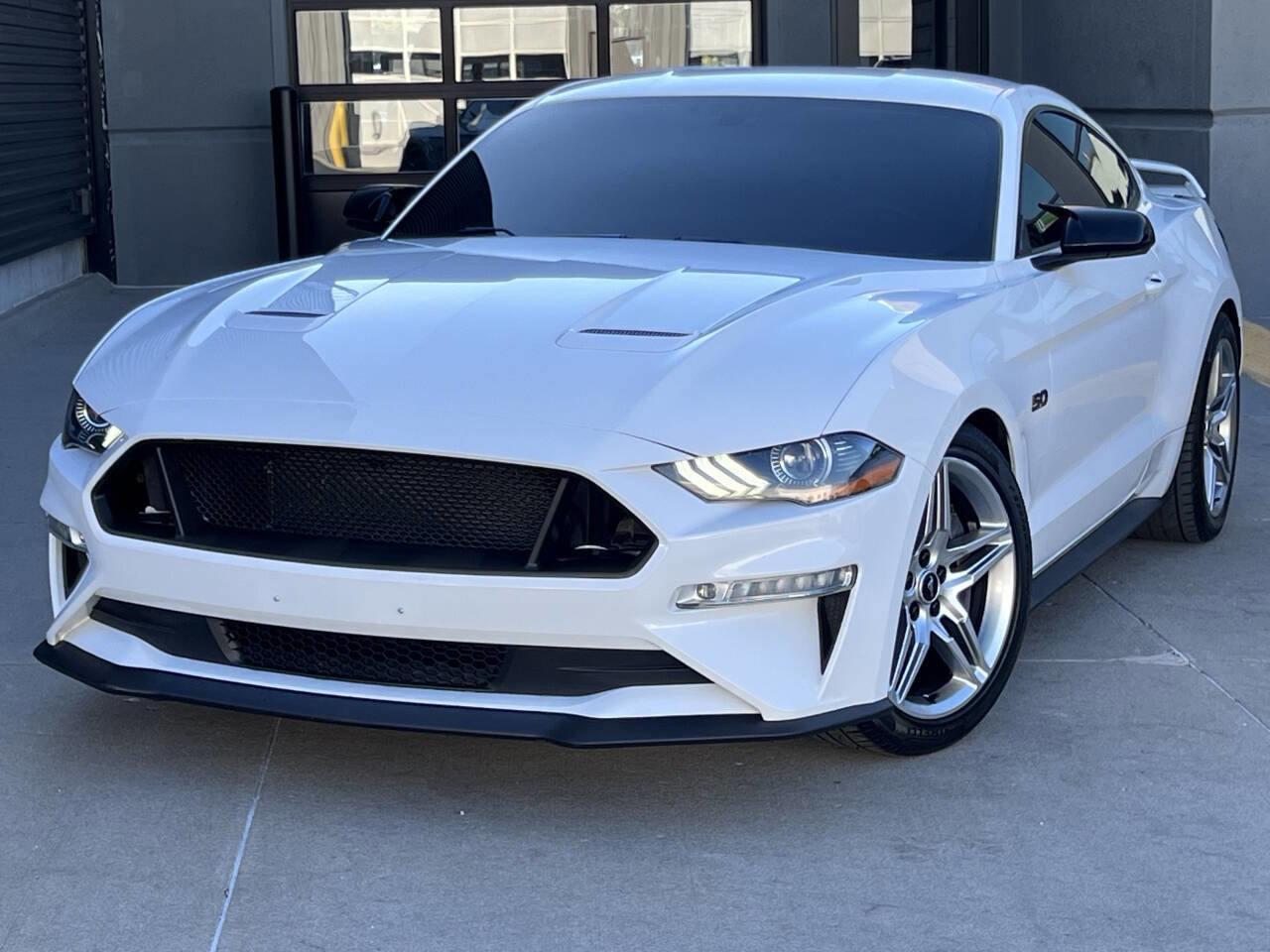 Used 2018 Ford Mustang GT w/ GT Performance Package image 3