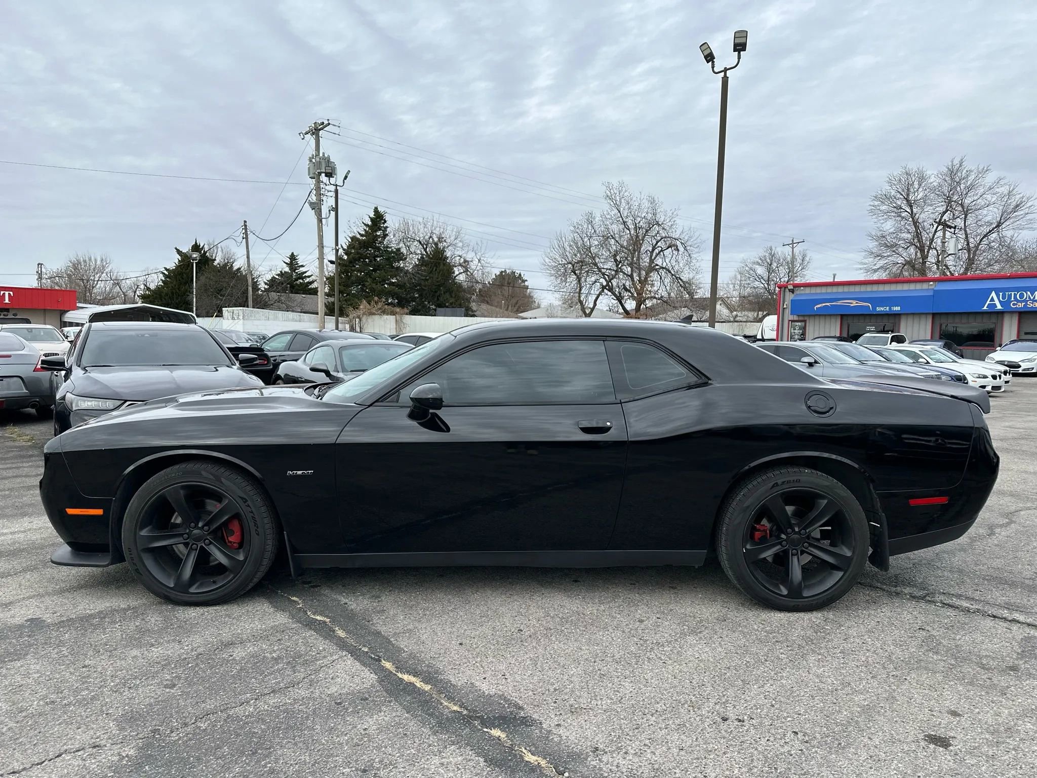 Used 2015 Dodge Challenger R/T w/ Quick Order Package 22B R/T RWD image 9