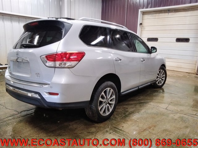 Used 2014 Nissan Pathfinder SV AWD/4WD image 5