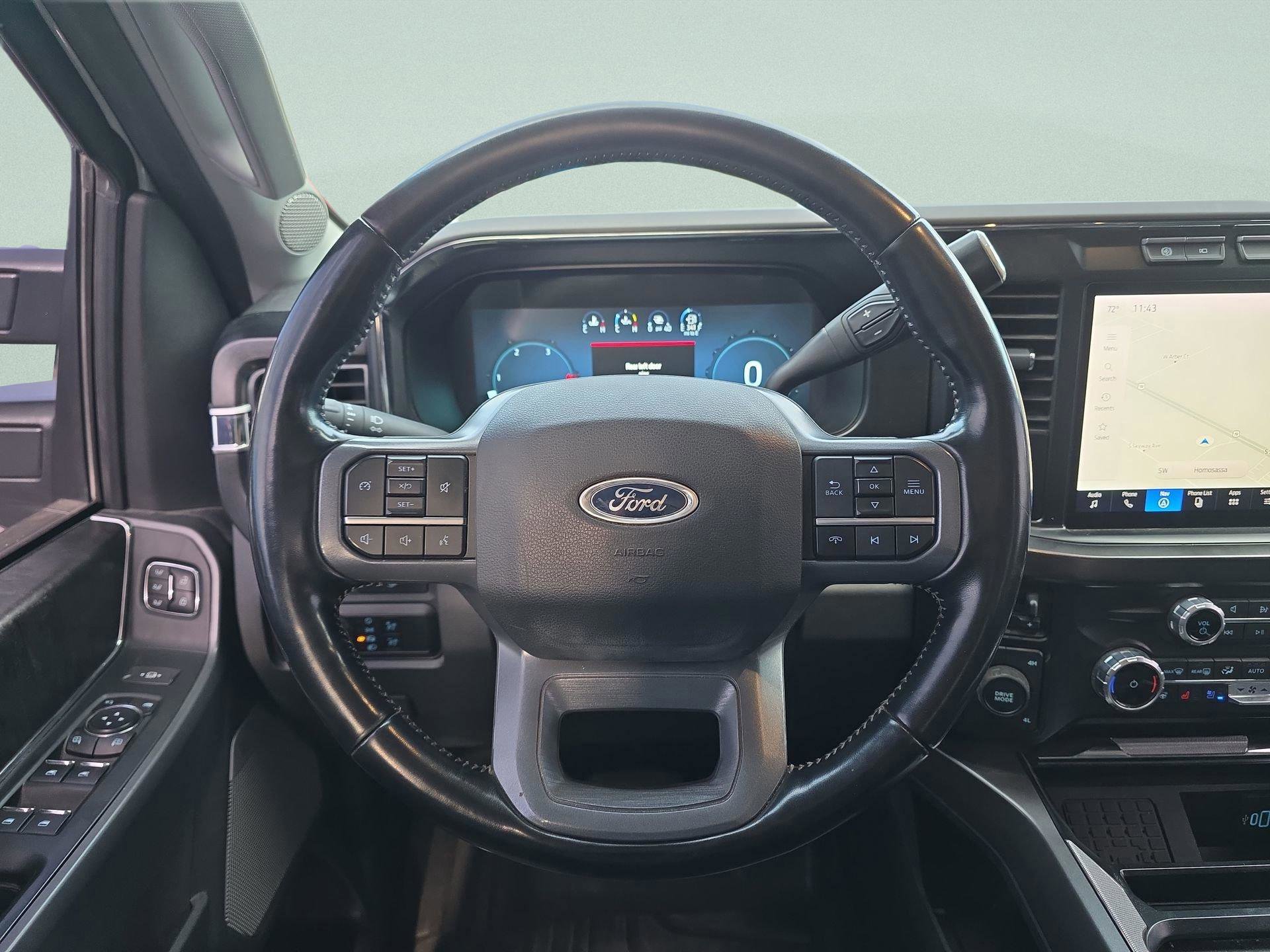 Used 2023 Ford F450 Lariat image 13