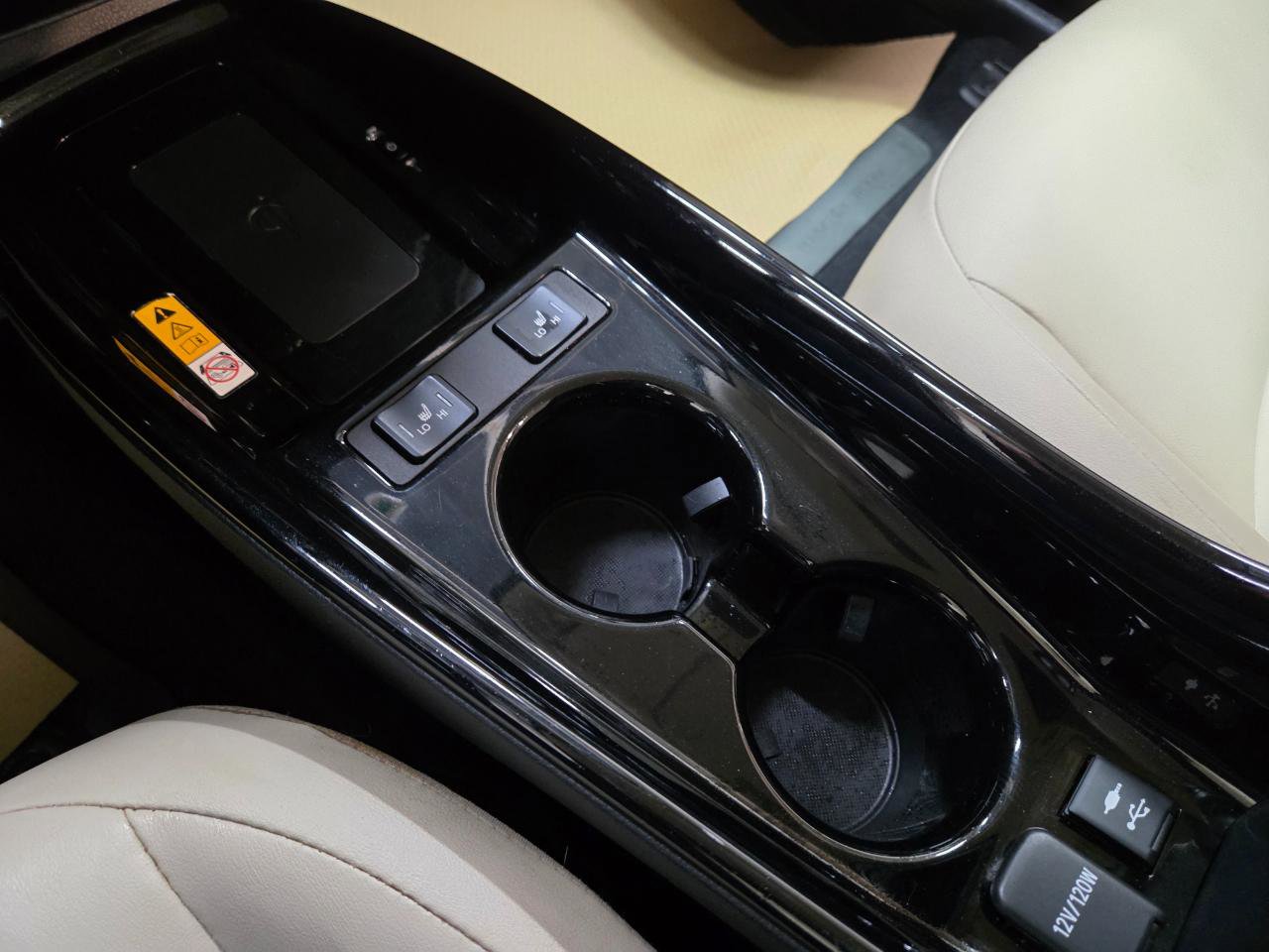 Used 2019 Toyota Prius XLE w/ Advanced Technology Package image 29