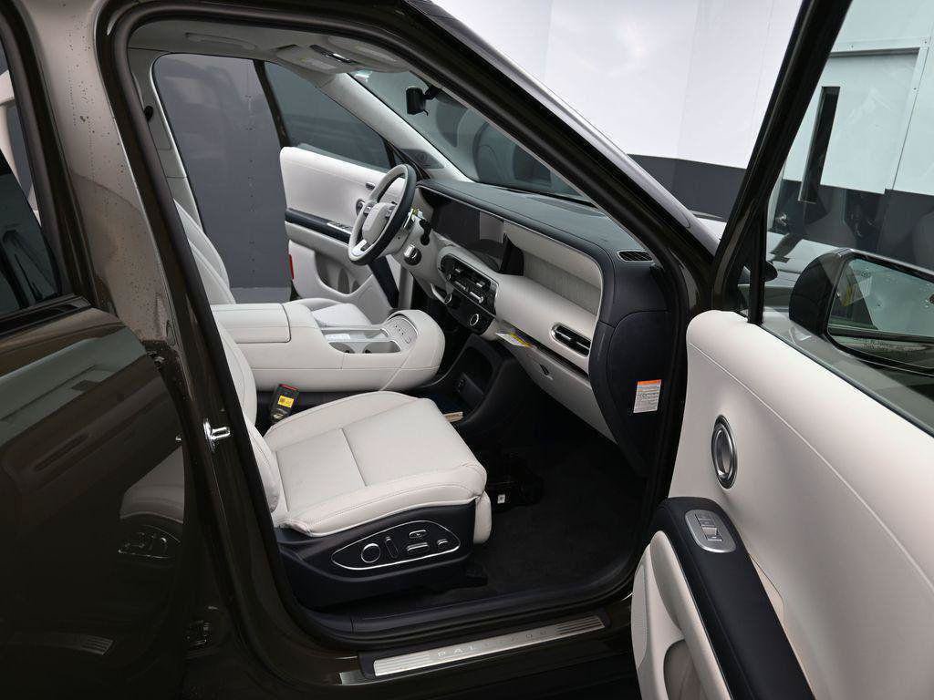 New 2026 Hyundai Palisade Calligraphy FWD image 16