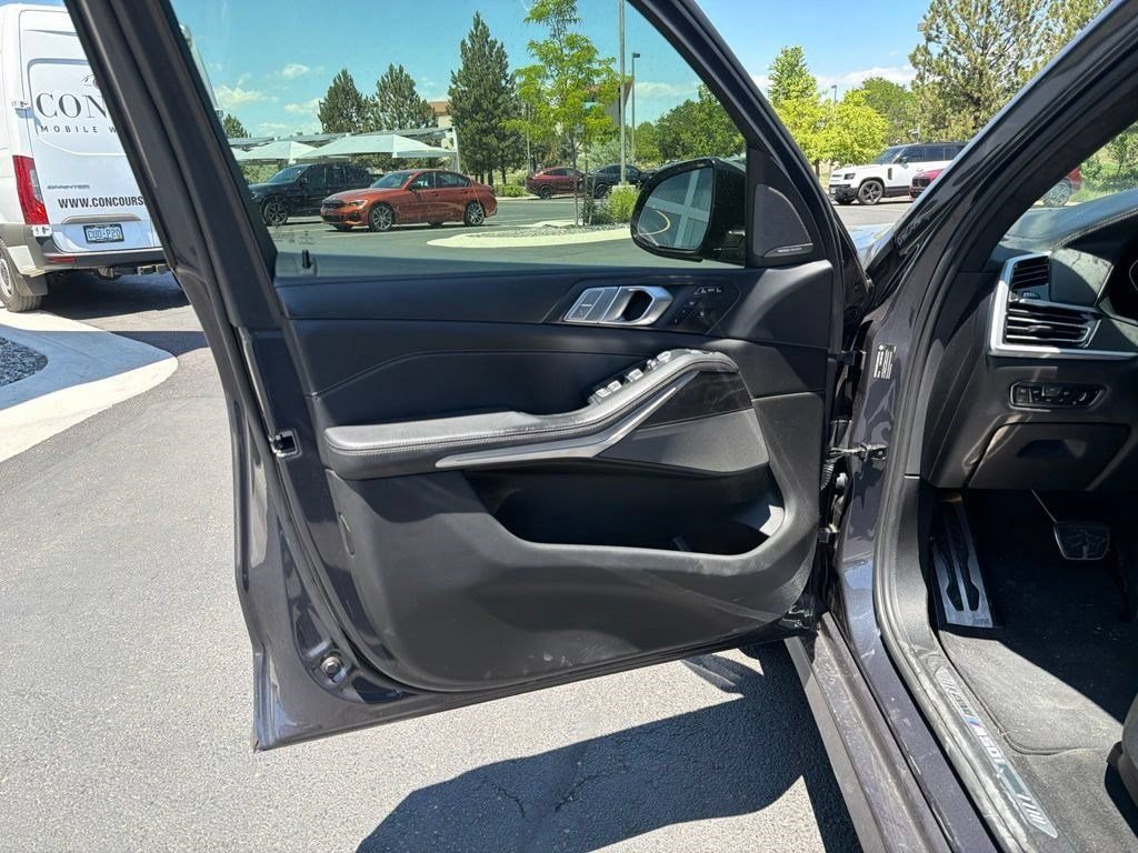 Used 2021 BMW X7 M50i w/ Executive Package AWD/4WD image 9