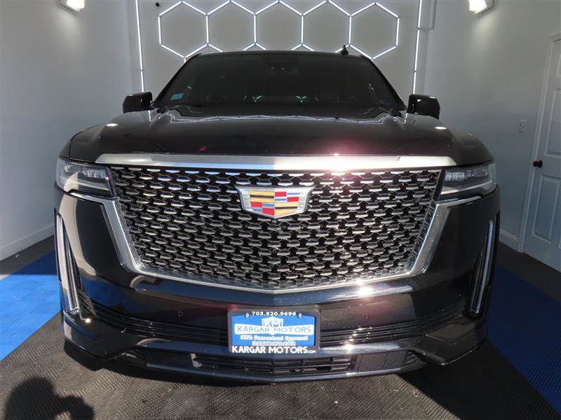 Used 2024 Cadillac Escalade ESV Luxury AWD/4WD image 3