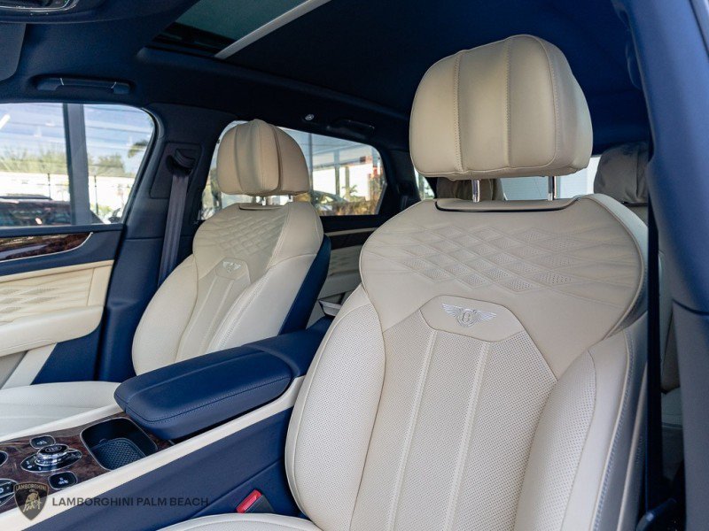 Used 2026 Bentley Bentayga Extended Wheelbase AWD/4WD image 33