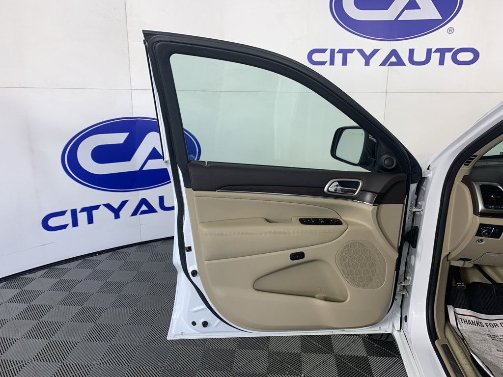 Used 2014 Jeep Grand Cherokee Overland image 14