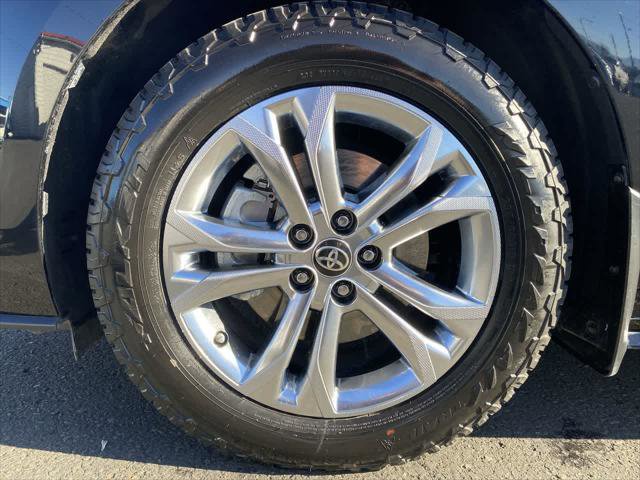 Certified 2022 Toyota Sienna Platinum image 10