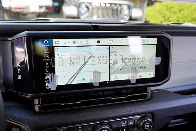 New 2025 Jeep Gladiator Sport S image 30