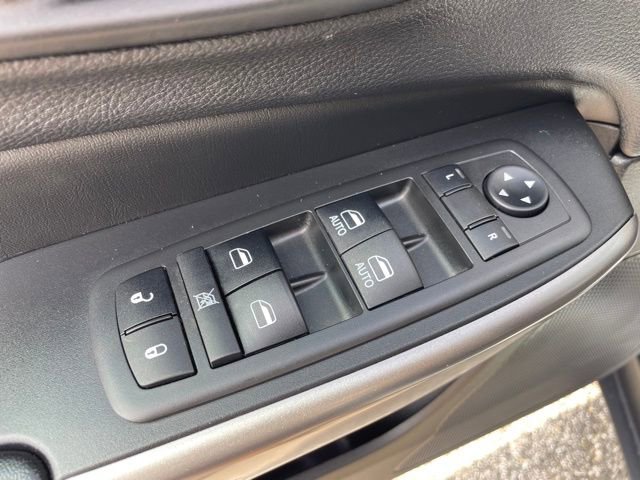 Used 2019 Jeep Cherokee Latitude Plus w/ Comfort/Convenience Group image 10