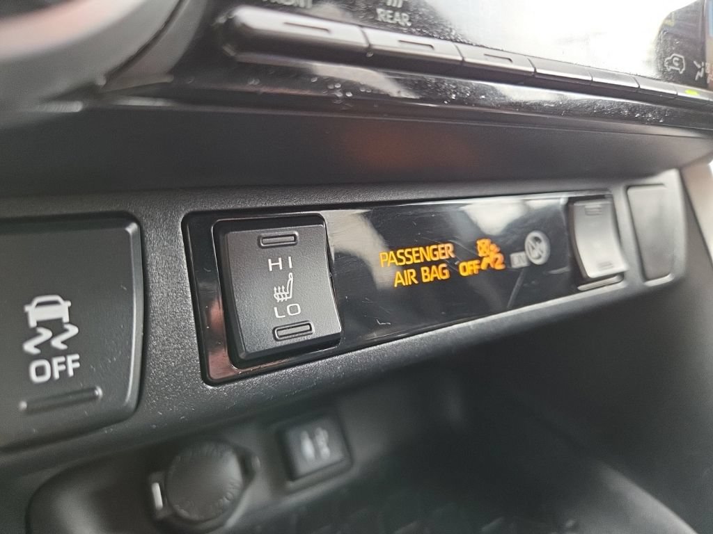 Used 2019 Toyota RAV4 XSE w/ XSE Weather Package AWD/4WD image 35