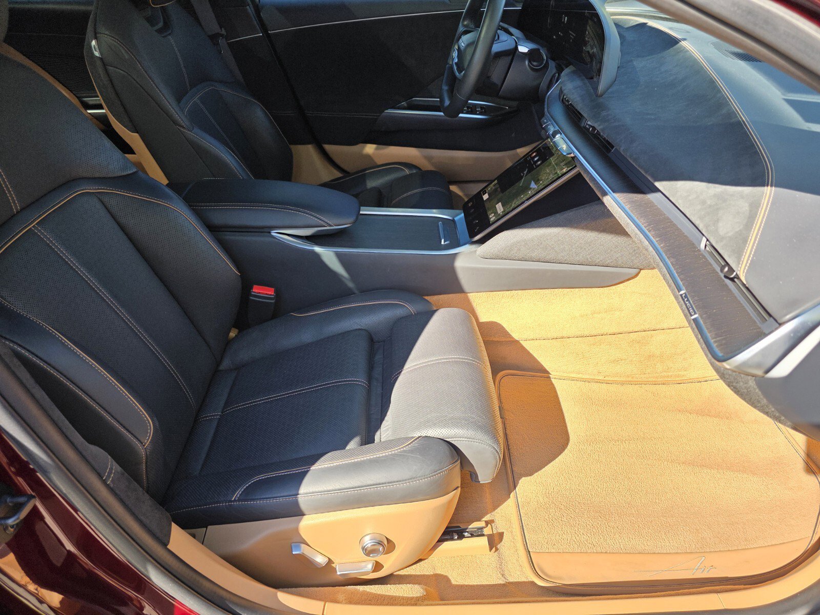 Used 2022 Lucid Air Grand Touring image 3