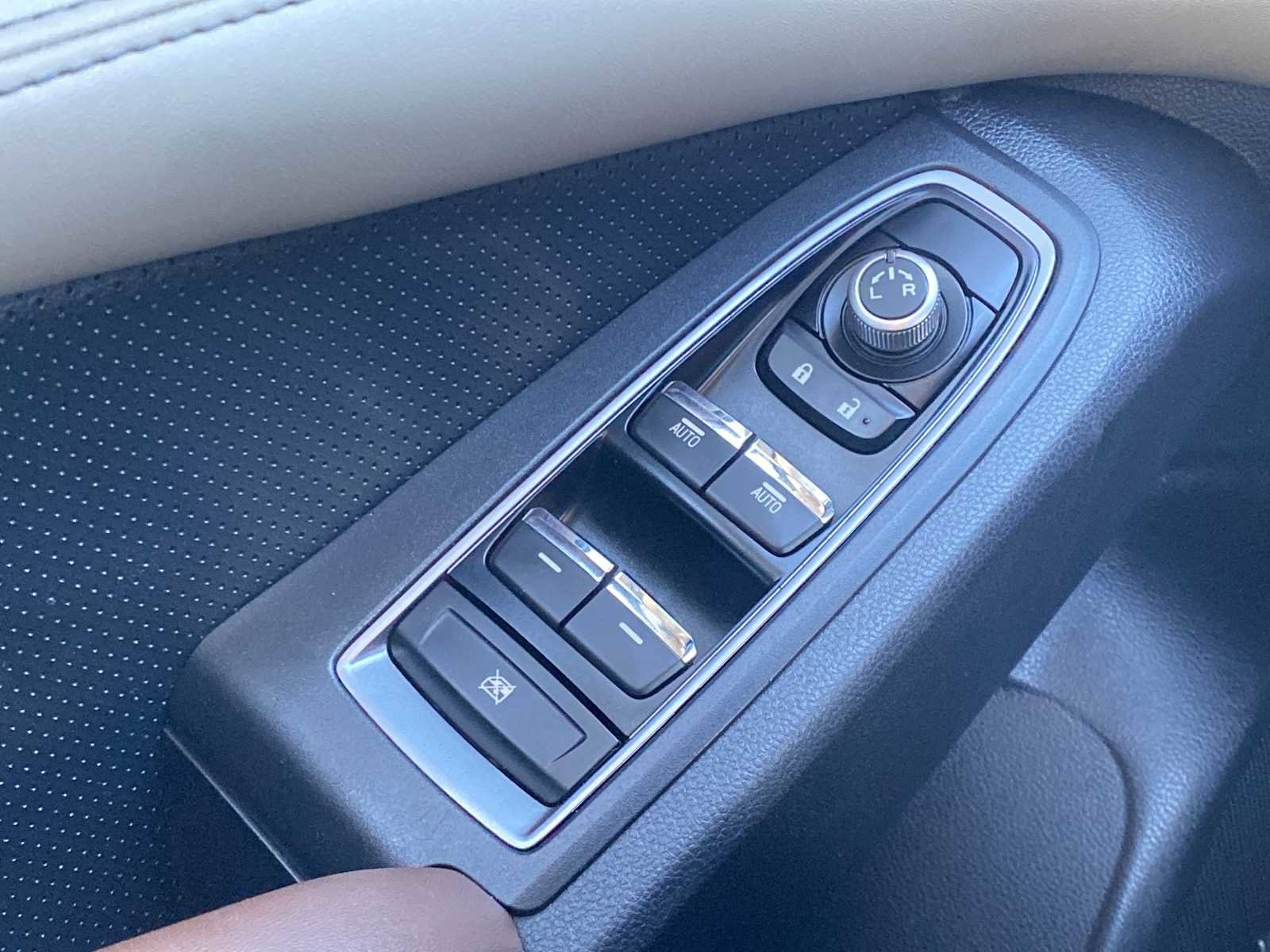 Used 2019 Subaru Ascent Touring image 20