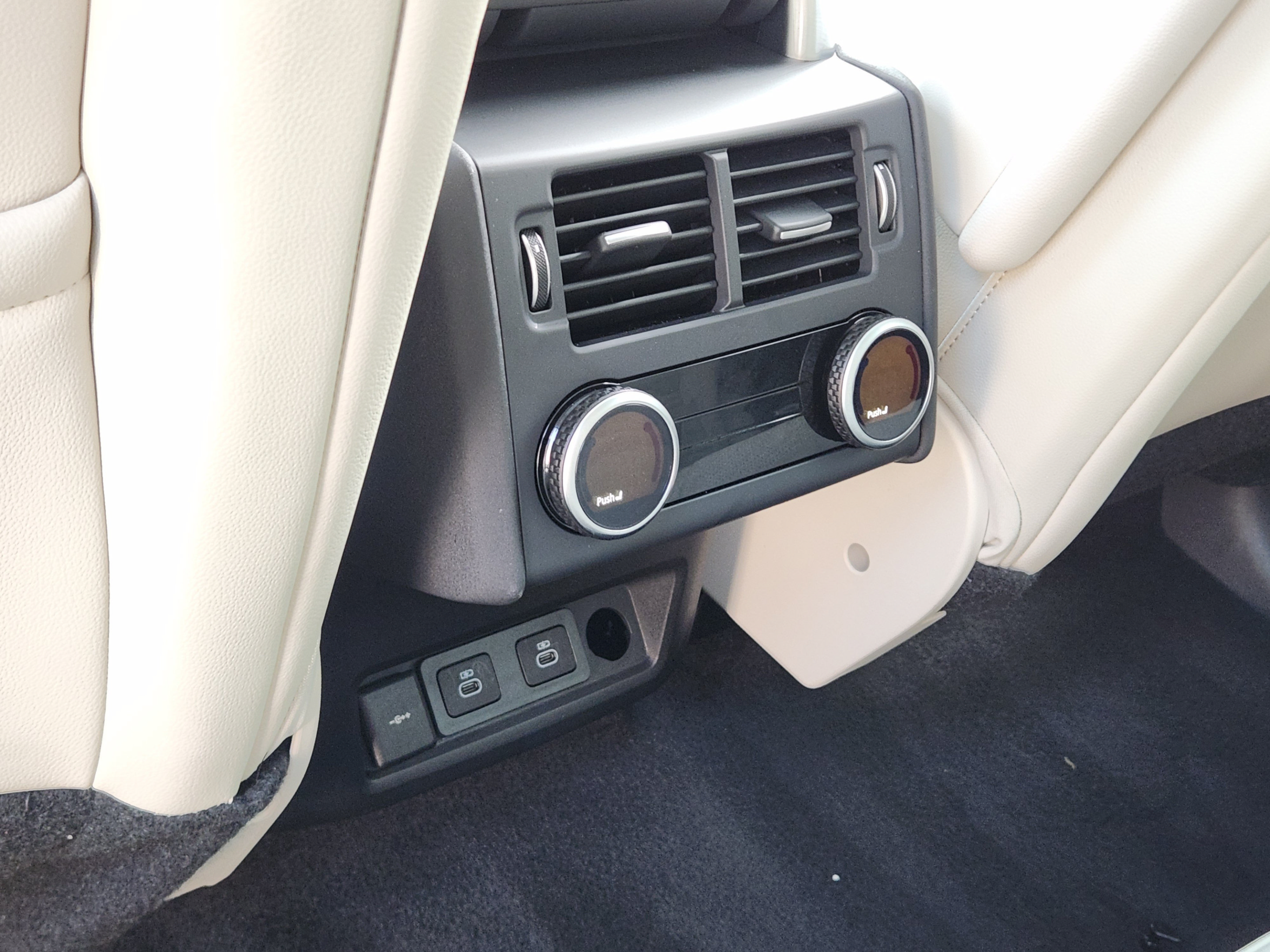 Certified 2025 Land Rover Discovery S AWD/4WD image 28