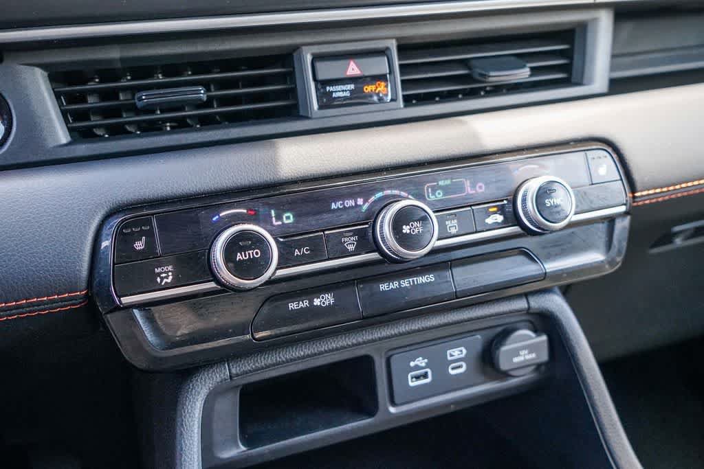 Used 2025 Honda Pilot Sport image 20