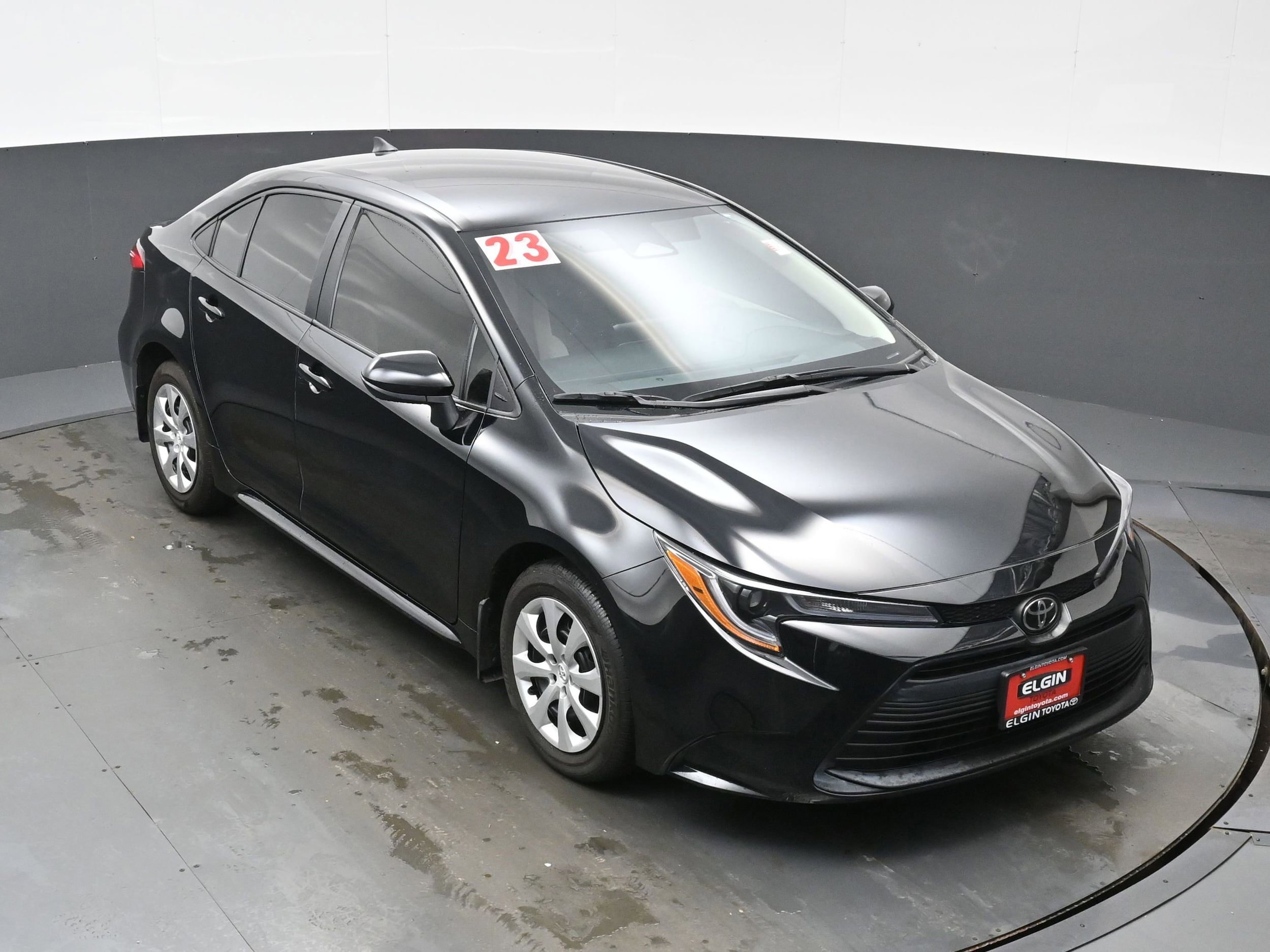 Used 2025 Toyota Corolla LE FWD image 32