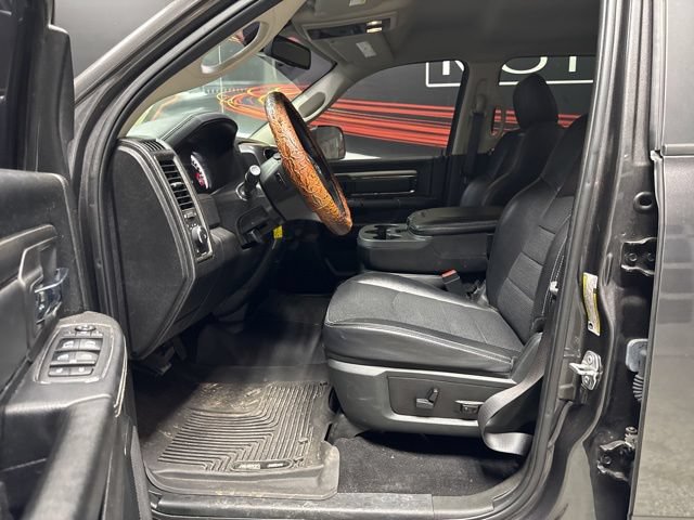 Used 2018 RAM 3500 Big Horn w/ Sport Appearance Group AWD/4WD image 4