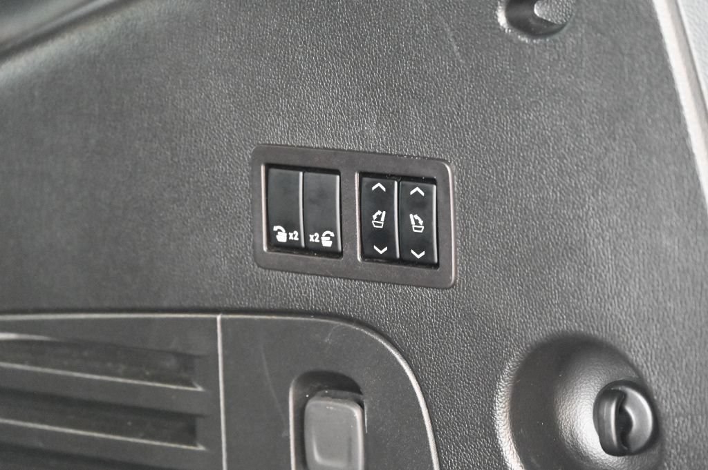 Used 2018 Cadillac Escalade Platinum AWD/4WD image 49
