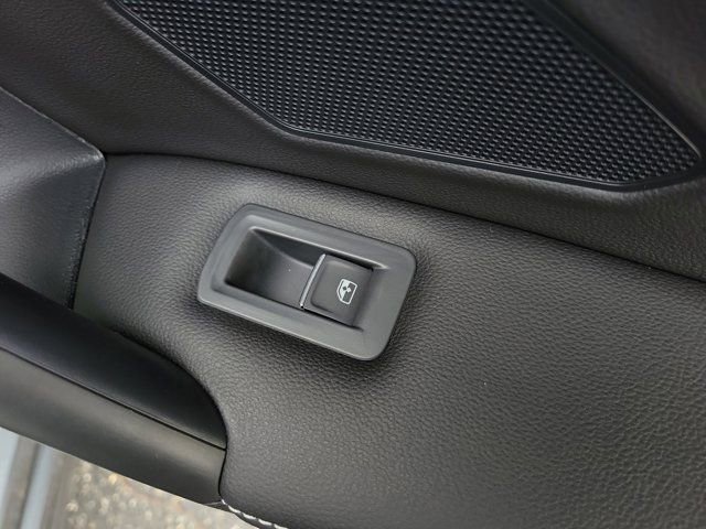 Certified 2024 Volkswagen Tiguan SE FWD image 12