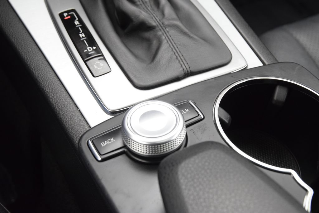 Used 2011 Mercedes-Benz C 300 Sedan image 27