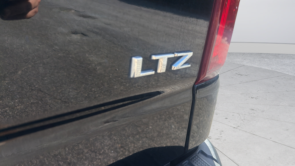 Certified 2023 Chevrolet Silverado 1500 LTZ w/ LTZ Premium Texas Edition AWD/4WD image 29