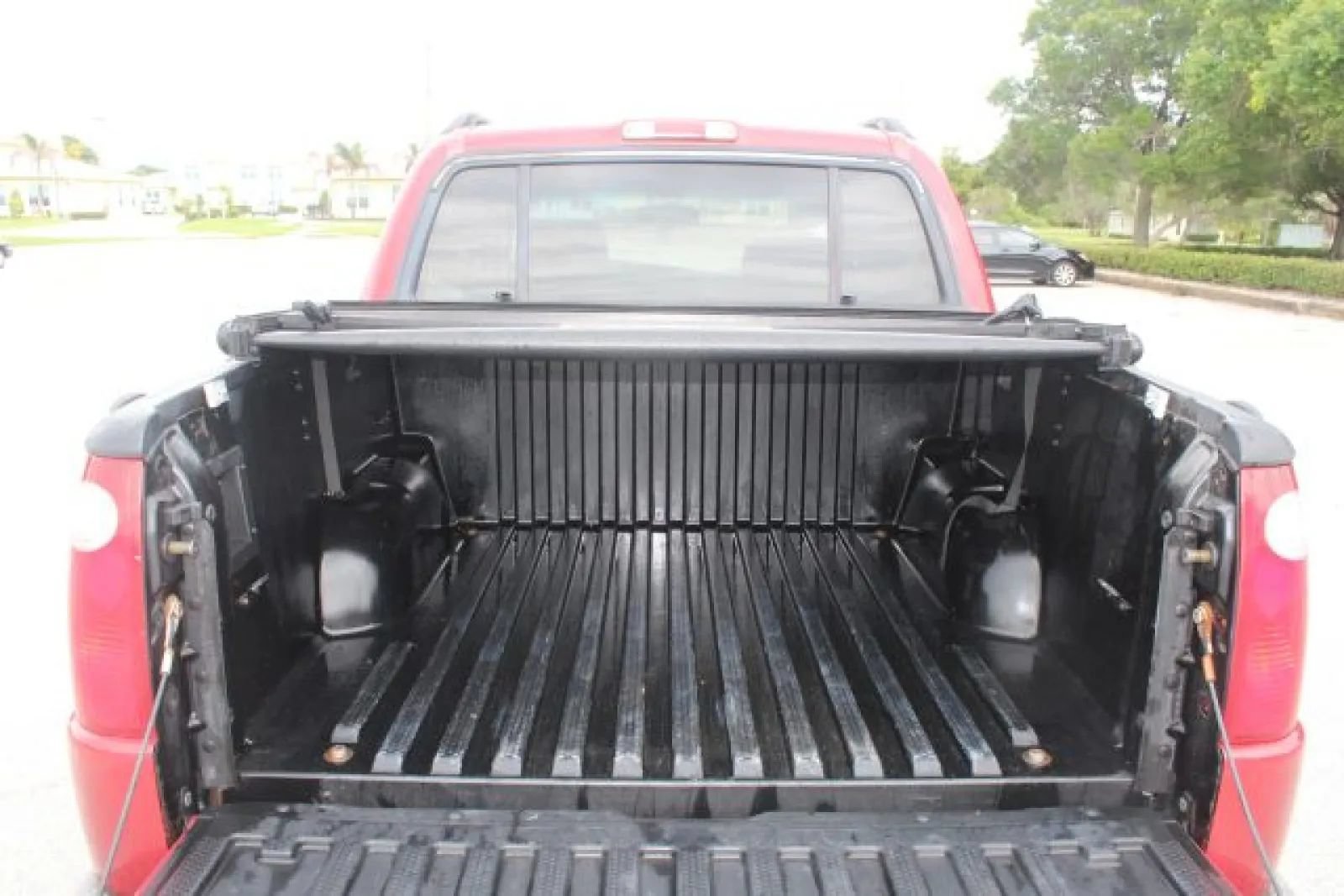 Used 2001 Ford Explorer Sport Trac 4x4 image 28