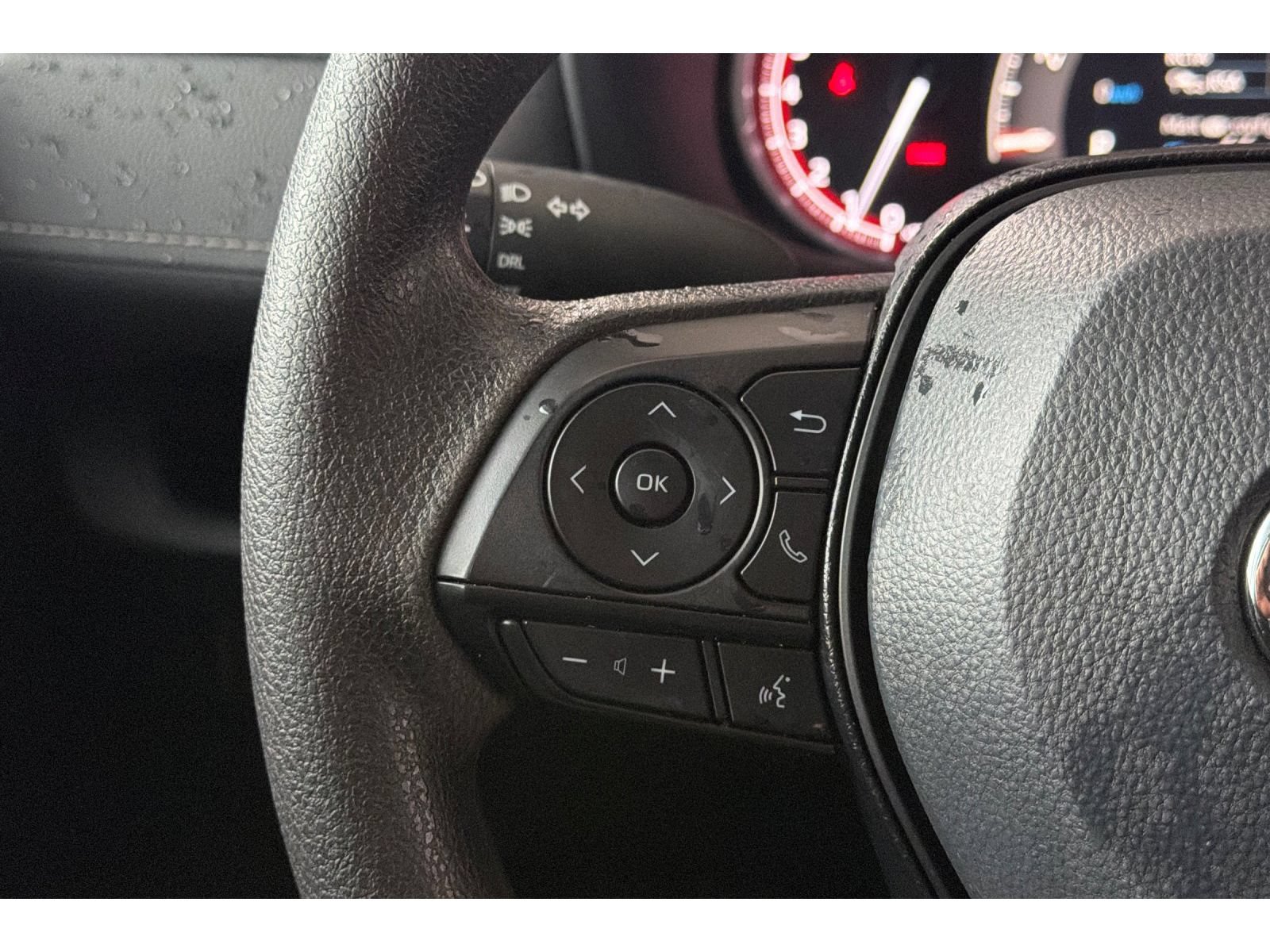 Certified 2025 Toyota RAV4 LE FWD image 25