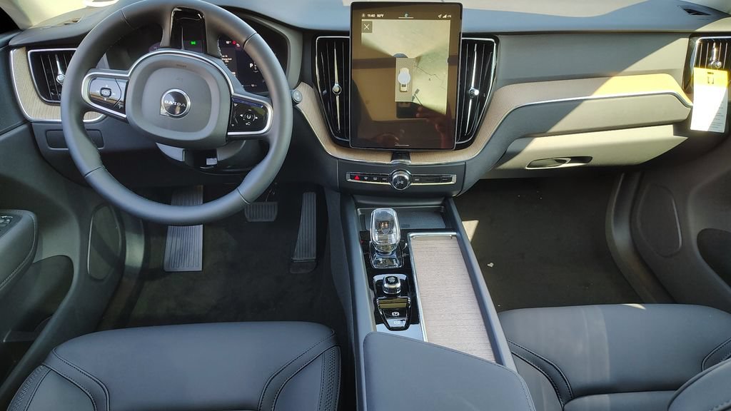 New 2026 Volvo XC60 B5 Plus w/ Climate Package AWD/4WD image 11