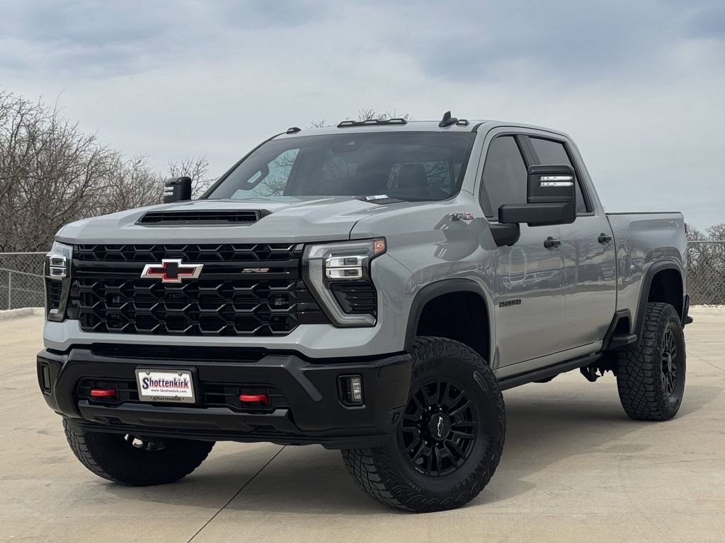 Used 2024 Chevrolet Silverado 2500 ZR2 w/ Technology Package image 2